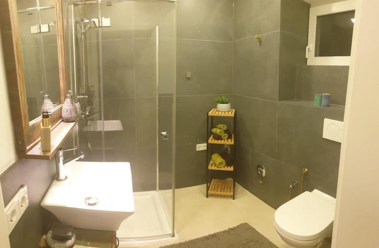Apartment Mit Schoener, Moderner Einrichtung Köln Eksteriør bilde