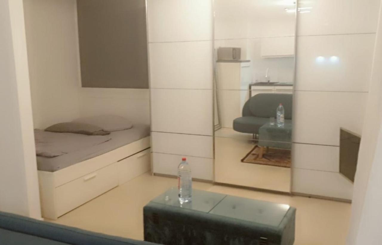 Apartment Mit Schoener, Moderner Einrichtung Köln Eksteriør bilde